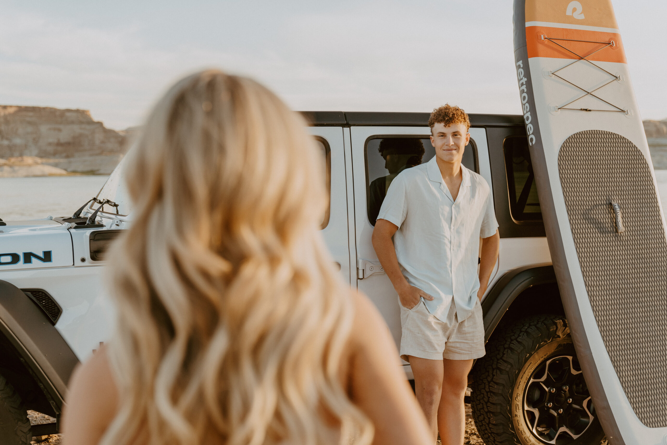 Lake Powell Couples Session on the Beach - Jenni Photo Co.